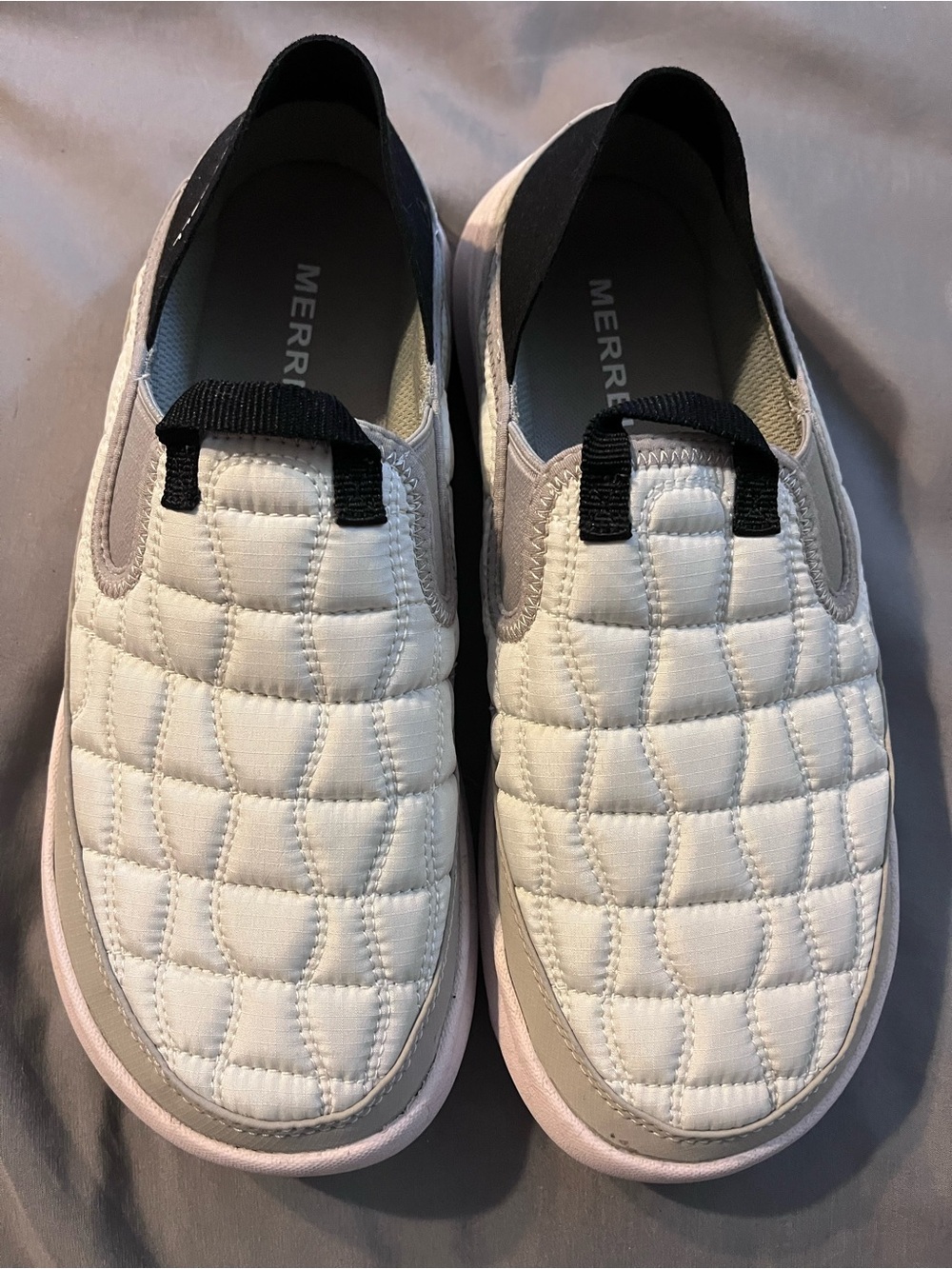 Merrell Hut Quilted Slip-On Loafers in Tan and Black Women’s SZ 9